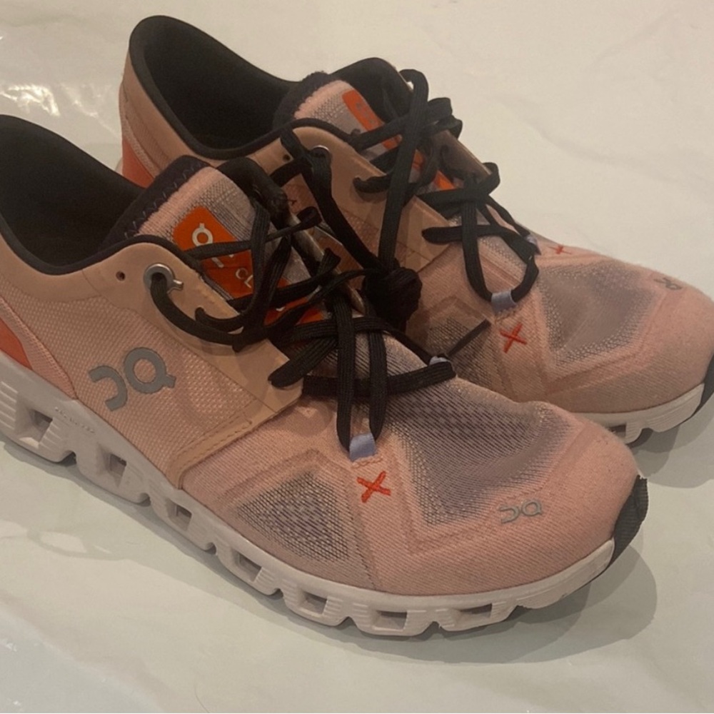 On Running Salmon Sneaker